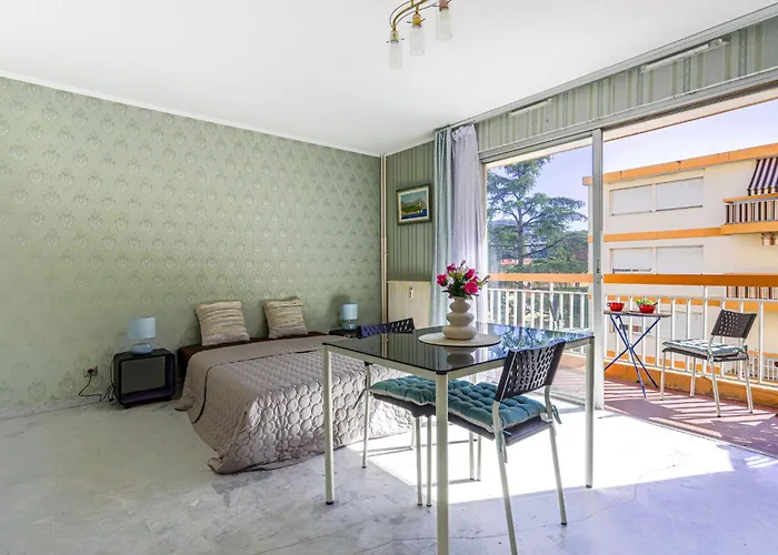 Apartment Les Arenes De Cimiez-2 By Interhome